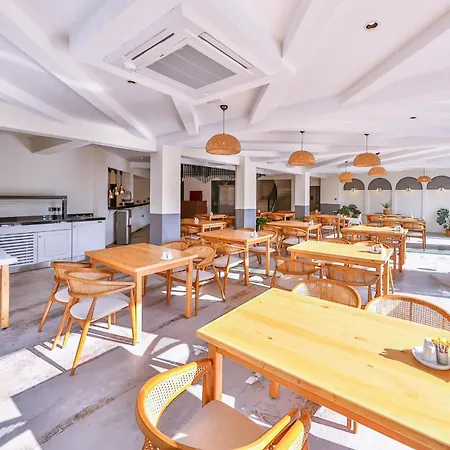 Hotel Athena *
