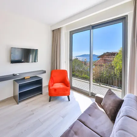 Hotel Athena